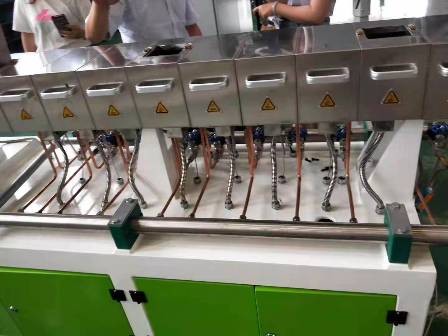 看完這些你就知道三螺桿擠出機(jī)的優(yōu)勢是什么了